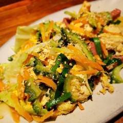 沖縄の食文化に拘り日々研究を重ねた、お料理をご案内致します
