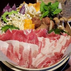 やんばる黒島豚あぐー　蒸籠蒸し