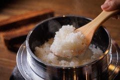 当店自慢の釜炊きご飯は、自社ブランド【よいち米】を使用