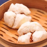 チャーシュー入り蒸し饅頭