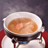 ずわい蟹肉入りふかひれスープ