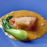 毛鹿鮫のふかひれステーキ ～上海蟹の蟹味噌ソース～