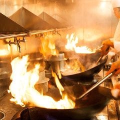 シェフ渾身の目にも鮮やかな本格中華