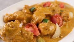 【 夏の大皿宴会Ｂプラン 】鱧の椒塩揚げやスパイス香るチキンの加哩煮などバラエティ豊かな全8品