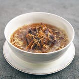 チャーシューと葱の細切りスープそば