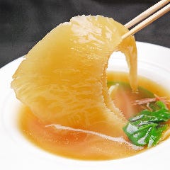 宮城県気仙沼産のふかひれをお楽しみいただけるコースをご用意。