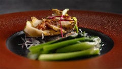 【秋限定】上海蟹と北京ダック、和牛、鮑を味わう期間限定コース＜ -ZUIEN- 瑞宴 ＞