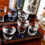 地酒は常時27種以上。年に一度しか飲めない日本酒などもご用意