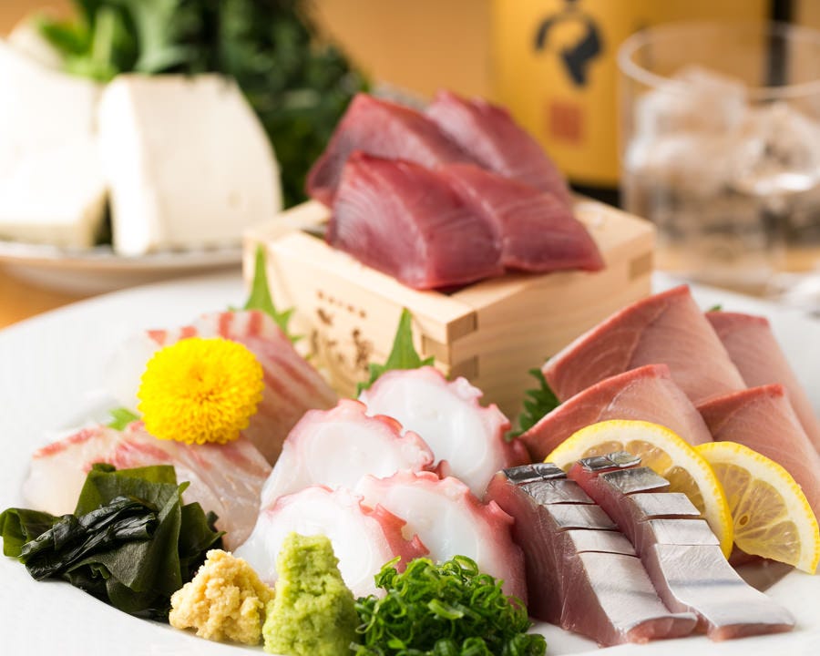 遠州灘の鮮魚や浜松餃子など郷土料理を食す コスパ抜群の黒フネコース 全7品 の詳細 和ノ個室濱松遠州餃子酒場黒フネ 浜松駅周辺 居酒屋 ぐるなび