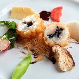 鮑入り前菜、魚介料理、フカヒレの上海風煮込み、肉料理を含むコース（全8品）