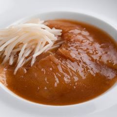 看板料理：フカヒレの上海風煮込み