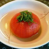 上品な味のトマトの煮びたし。トマトは和の旨味と相性抜群！