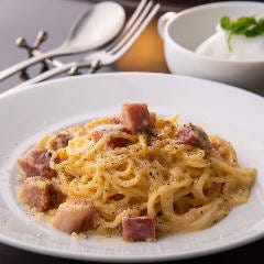 厚切りベーコンとクリームのカルボナーラ 厚切りベーコンとクリームのカルボナーラ