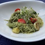 夏野菜と帆立の冷製ジェノベーゼカッペリーニ
