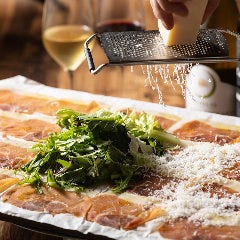 こだわりのお肉料理＆魚介料理をカジュアルにお楽しみください