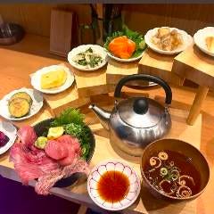 ランチ限定１日１食1980円税別『鮪丼と階段盛り』