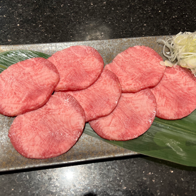 しゃぶしゃぶ 焼肉 もとぶ牧場 国際通り店（県庁前店）_上タン塩