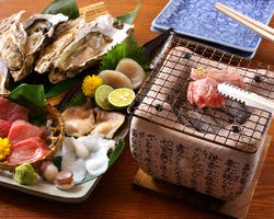 新鮮な魚貝は炭火でシンプルに炙るのも美味です。