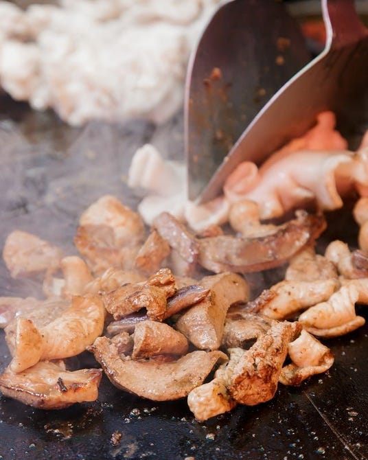 ホルモン焼き 三ちゃん なんば 難波 ホルモン ぐるなび