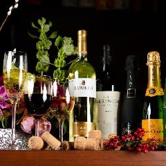 大切な記念日を彩るボトルワインやシャンパンもご用意