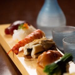 四季を彩る当店自慢の握り寿司もコースでご堪能いただけます