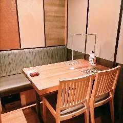 ２～４名様用、個室あります♪
