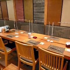 ８～１６名様用、個室あります♪