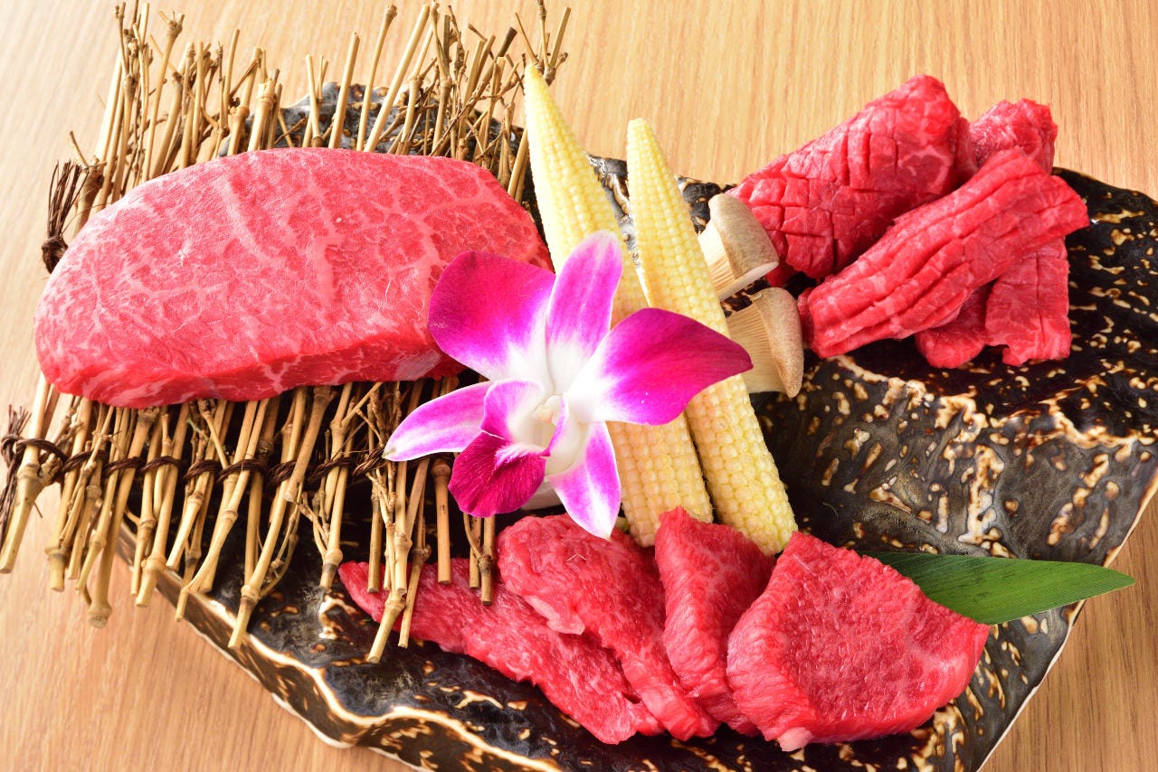 近江姫牛の上質なお肉をコースでお楽しみいただけます。