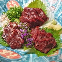 大人気、赤身馬刺し3種盛合せ