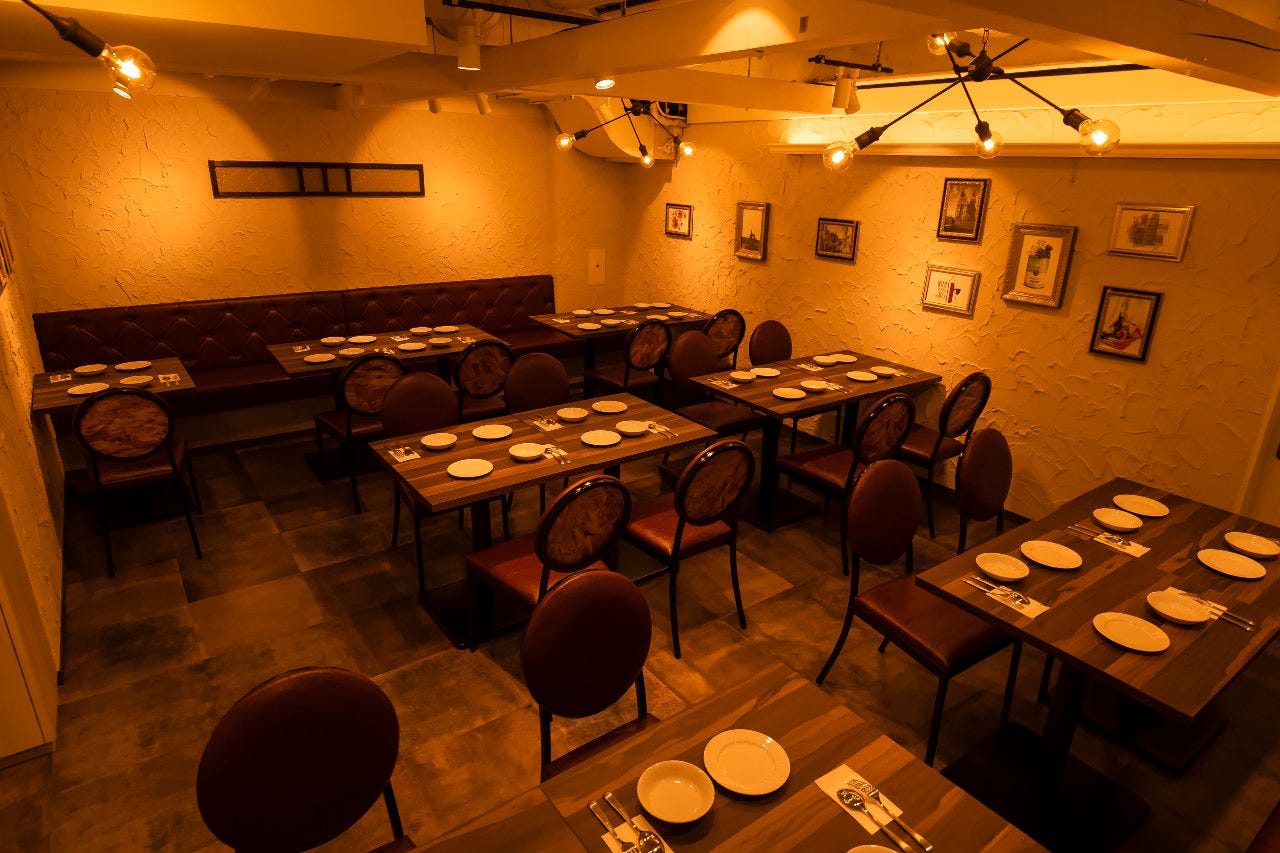 イタリアンバー アタッチメント立川店の店内の様子