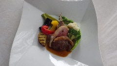 骨付き仔羊のロティ　マデラ酒ソース