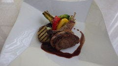 骨付き仔羊のロティ　赤ワインソース