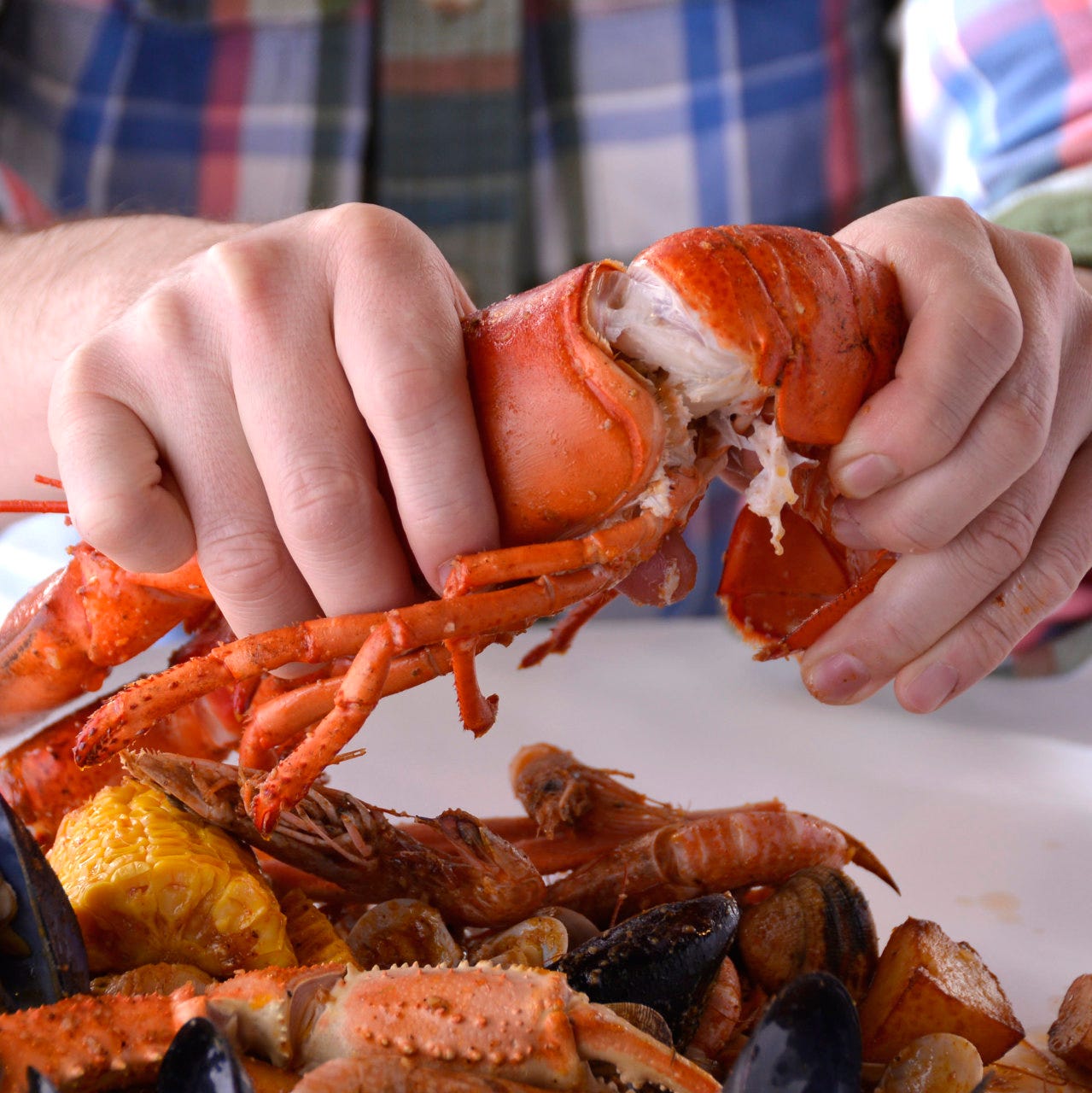 手づかみシーフード Makky S The Boiling Shrimp マッキーズ 手づかみシーフード専門