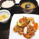 【数量限定】鶏と季節野菜の黒酢あん掛け定食