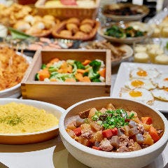 白米や焼き魚など、和食も充実。素朴な味わいにほっこり♪