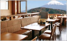 絶景富士山を眺めながらのお食事