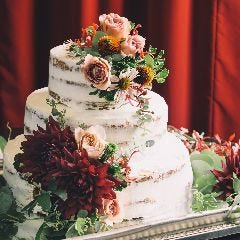オプションでウェディングケーキもご用意致します