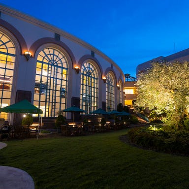 舞浜オリーブの庭 イクスピアリ店~空と大地の恵みとBBQ~_駅近でアクセス抜群!