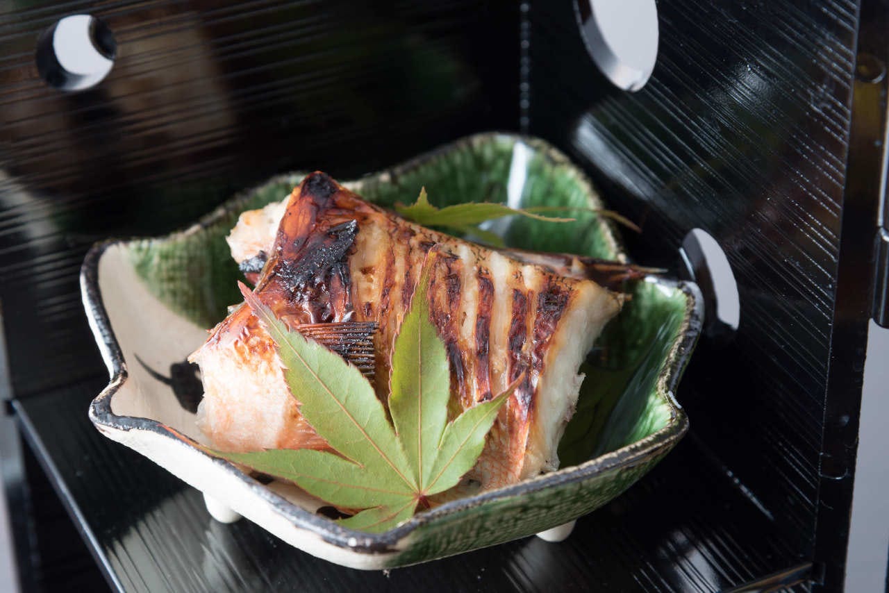 四季の庭園を眺める個室会席 成庵 コース ランチ 平日 土日も可能 花かんざし 和食会席3 850円コース 仙台牛和風シチュー ぐるなび