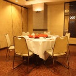 《3階 小～中規模向けテーブル個室》2名様から個室をご用意。宴会やご家族のお食事に
