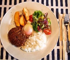 Nostalgie Cafe ろまん亭