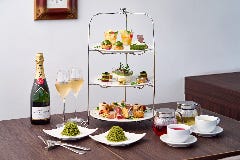 抹茶とメロンのハイティー