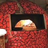 薪窯で焼き上げたピザは一味違います！