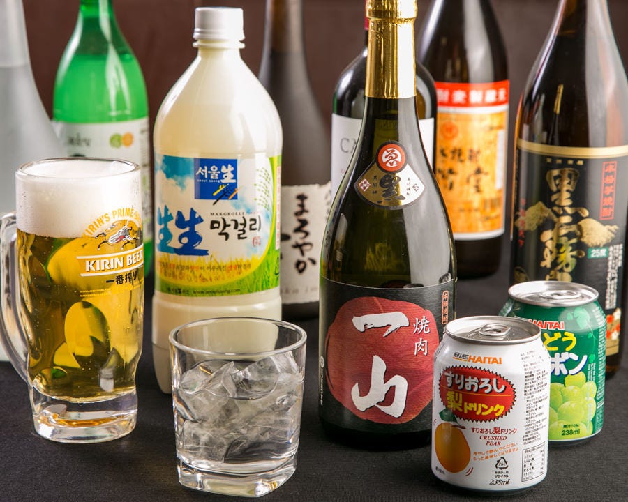 ビール、焼酎、マッコリや韓国のソフトドリンクもございます。