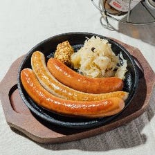 ソーセージ3種盛 / Three Sausage Platter