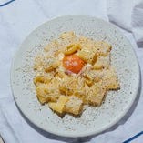 卵黄コンフィとリガトーニのカルボナーラ/egg yolk confit and rigatoni carbonara