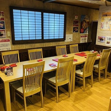 美食 宝仙_テーブル席:4名様まで座れるお席もございます