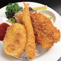 シーフードレストラン メヒコ 有明店_カニクリームコロッケ＆エビフライ＆白身魚フライ（ライス・スープ付き）