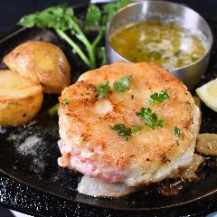 シーフードレストラン メヒコ 有明店_タラバガニハラミのガーリックバターステーキ