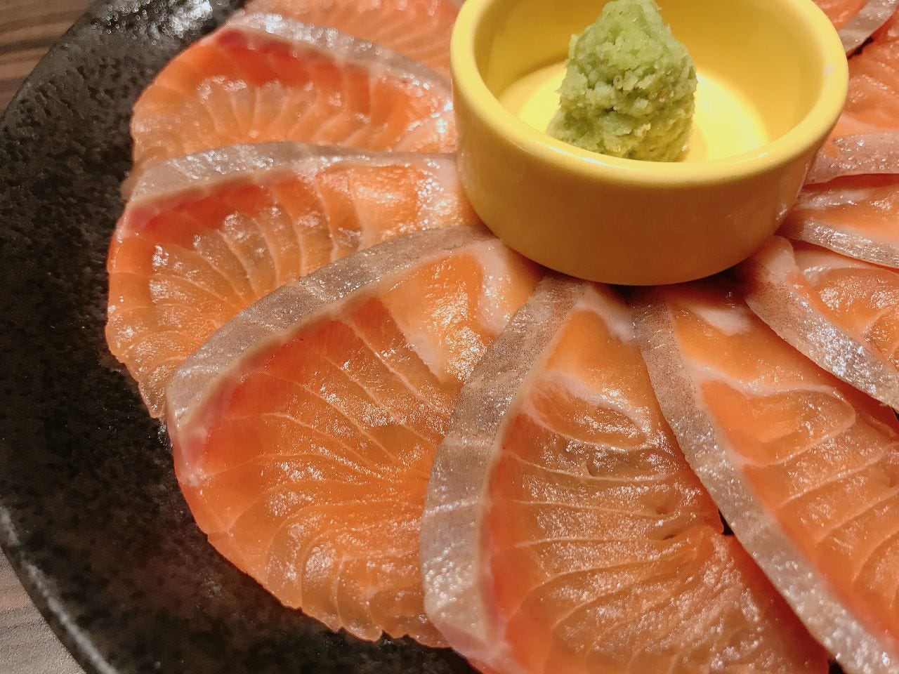 大好評につき 2 28まで延長決定 サーモンお刺し身食べ放題６０分８８０円 税別 の詳細 北海道 キタ酒場 梅田店 梅田 大阪駅 和食その他 ぐるなび
